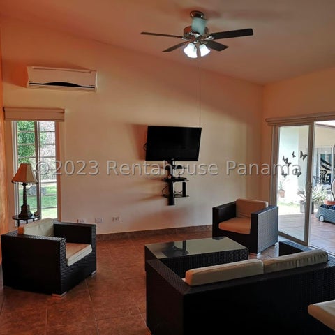 Cozy Furnished Home in Las Lajas, Chame